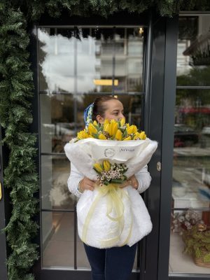Özel lale buketi stokta yok